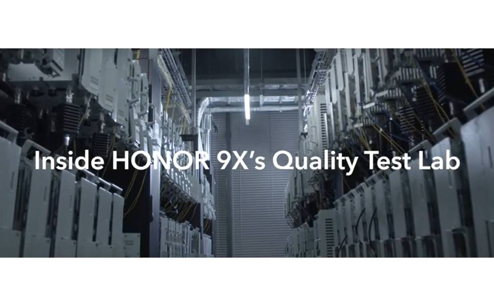 HONOR 9X in the quality lab – testing the durability of the pop-up camera