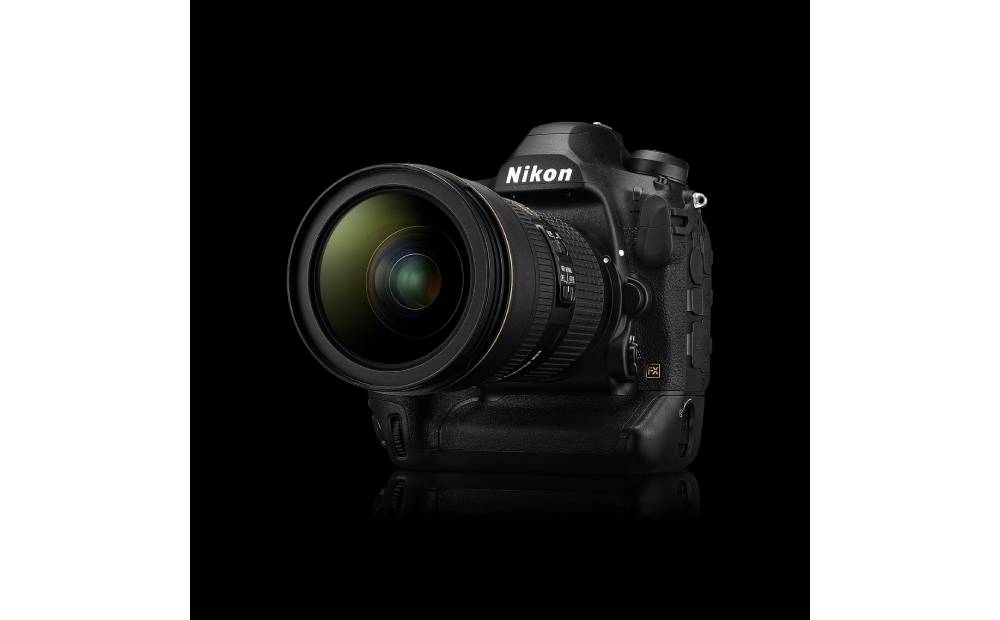 Be on top of the game with the flagship, Nikon D6