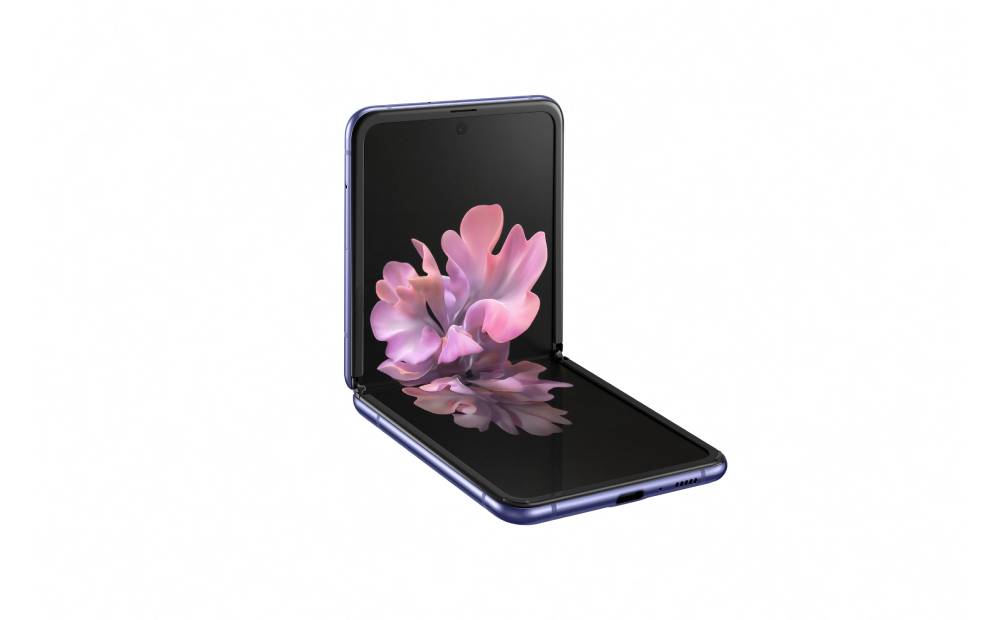 Samsung Launches Galaxy Z Flip in Saudi Arabia with its Glass Foldable Screen