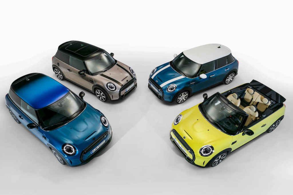 A group of toy cars

Description automatically generated
