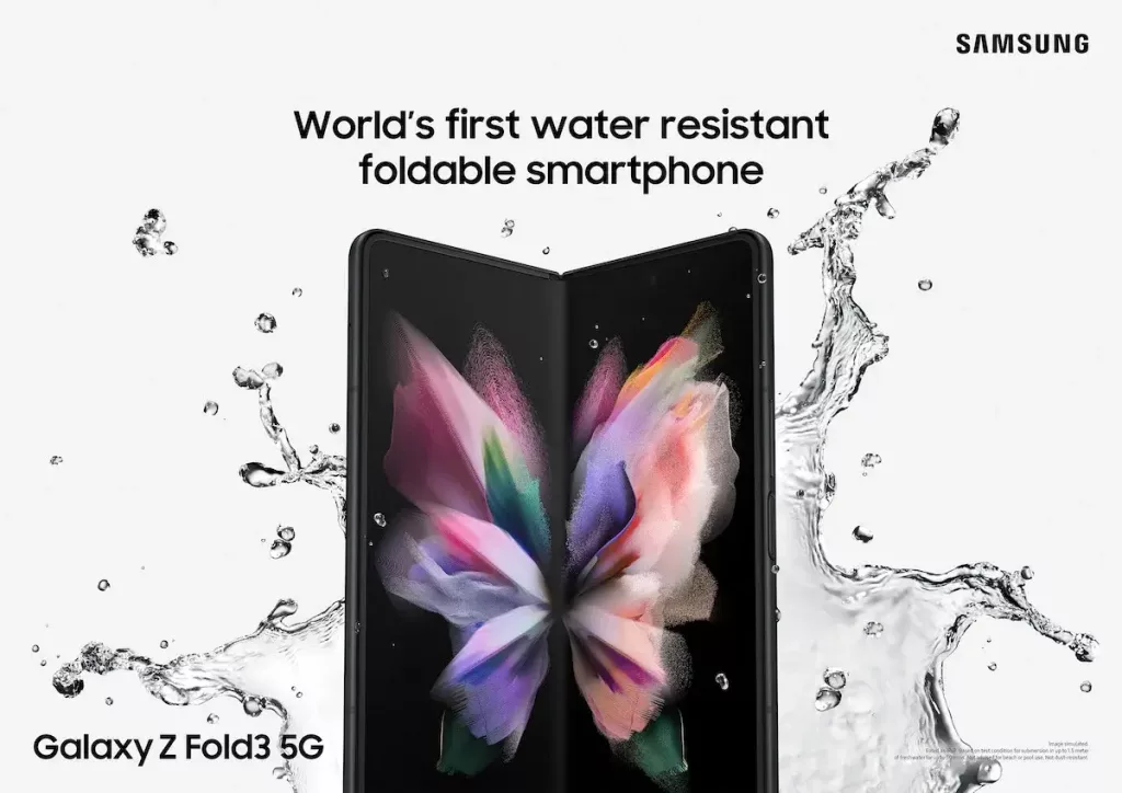 004_galaxyzfold3_5g_feature_visual_water_resistance_kv_2p
