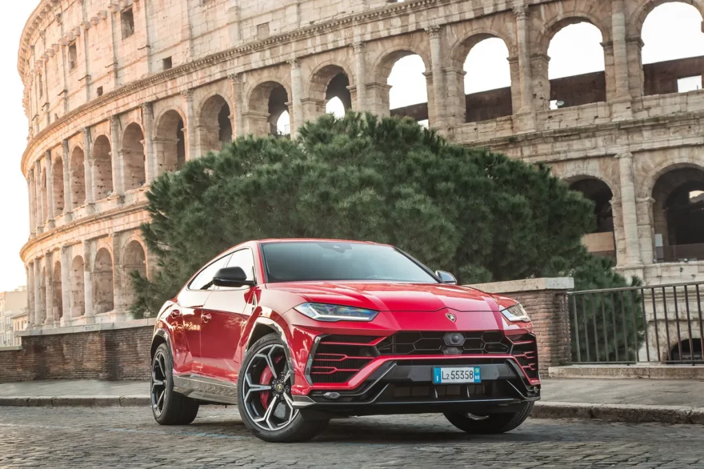 Image 2 - Lamborghini Urus Rome_ssict_1200_800