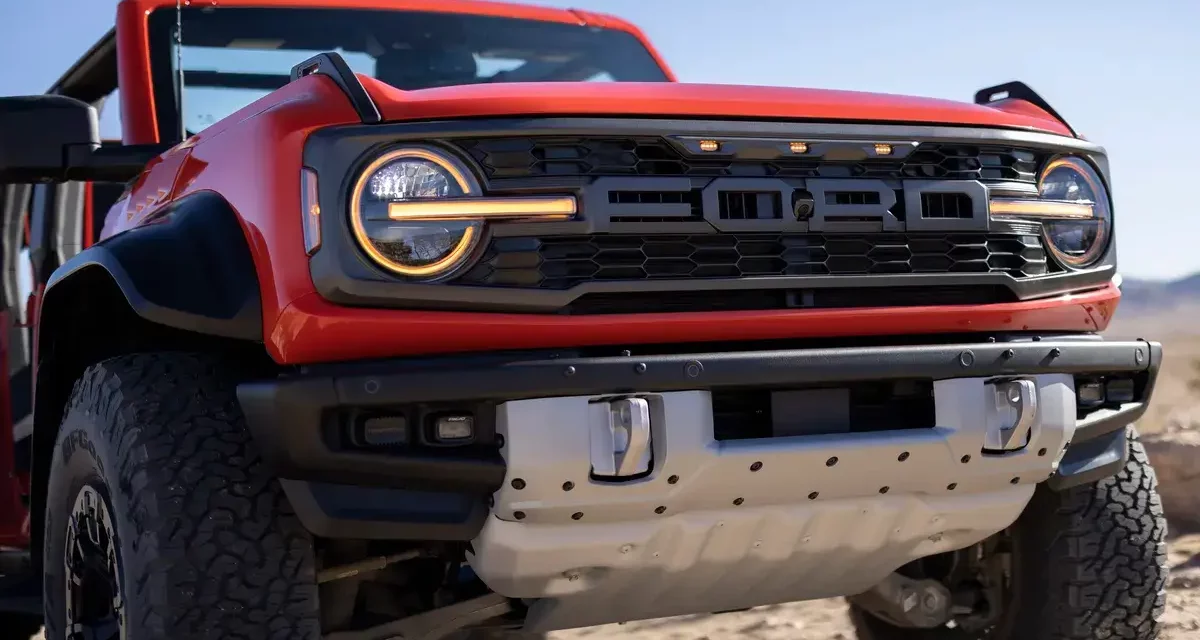 Desert-Racing, Rock-Crawling 2022 Ford Bronco Raptor  Debuts as Most Powerful Street-Legal Bronco Ever is Coming to the Middle East