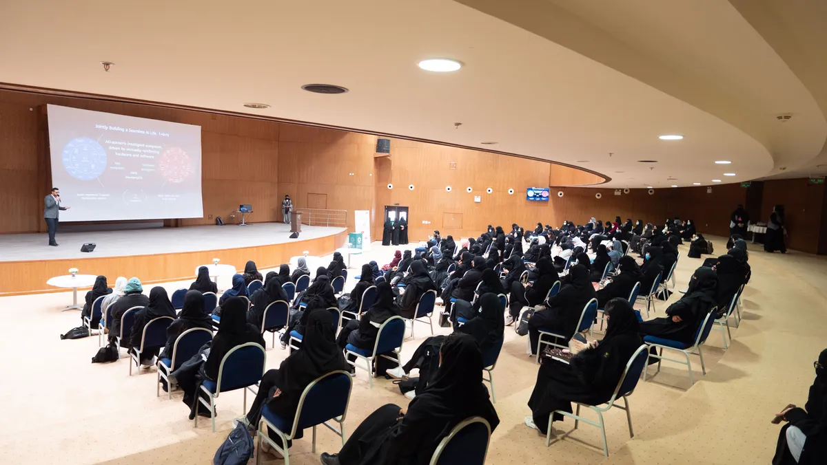 Huawei trains 100 students on Huawei Mobile Services and Ecosystem at the Technical Digital Girl’s College in Riyadh