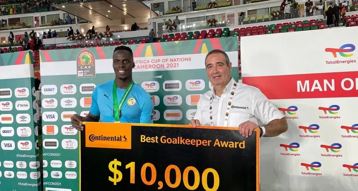 Continental Presents Best Goalkeeper Award at TotalEnergies Africa Cup of Nations 2021