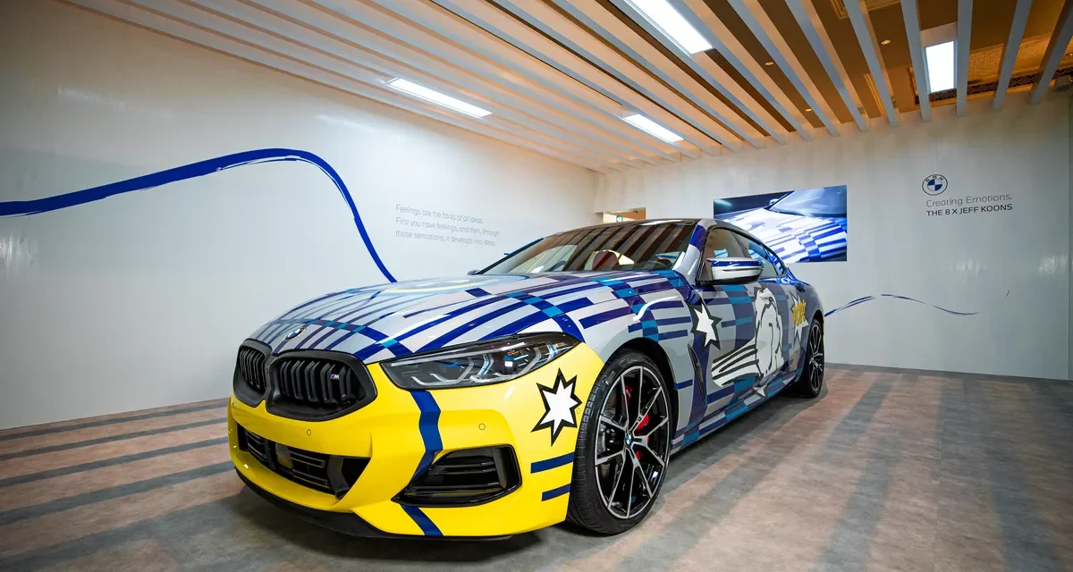 THE 8 X JEFF KOONS makes a POP! at Art Dubai, offering a close look at the exceptional new BMW model.