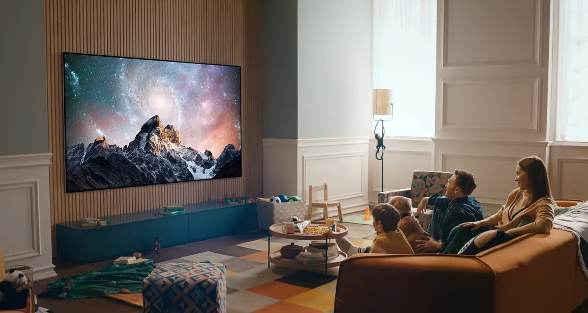 COMBINING ART AND TECHNOLOGY WITH OLED TV 