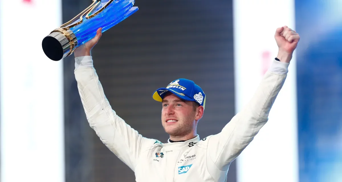 <strong>Stoffel Vandoorne and Mercedes-EQ seal World Championship titles as Edoardo Mortara wins in the Round 16 of the ABB FIA Formula E World Championship in Seoul</strong>