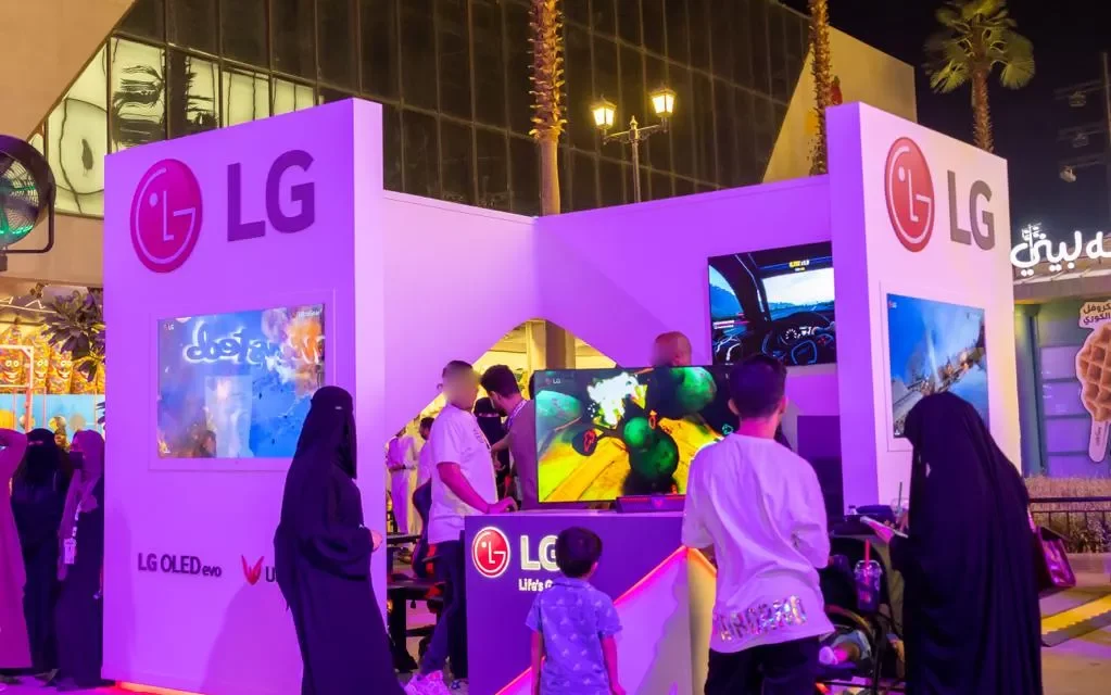 LG SUPPORTS GAMERS8 WITH INTERACTIVE EXPERIENCES AT BRAND BOOTH