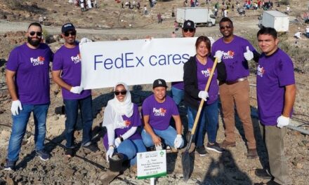 <strong>FedEx team members participate in tree planting to make the UAE a greener place</strong>
