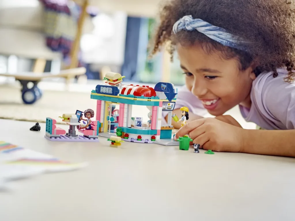 The LEGO Group recognises the importance friendships have on child development_ssict_1200_900