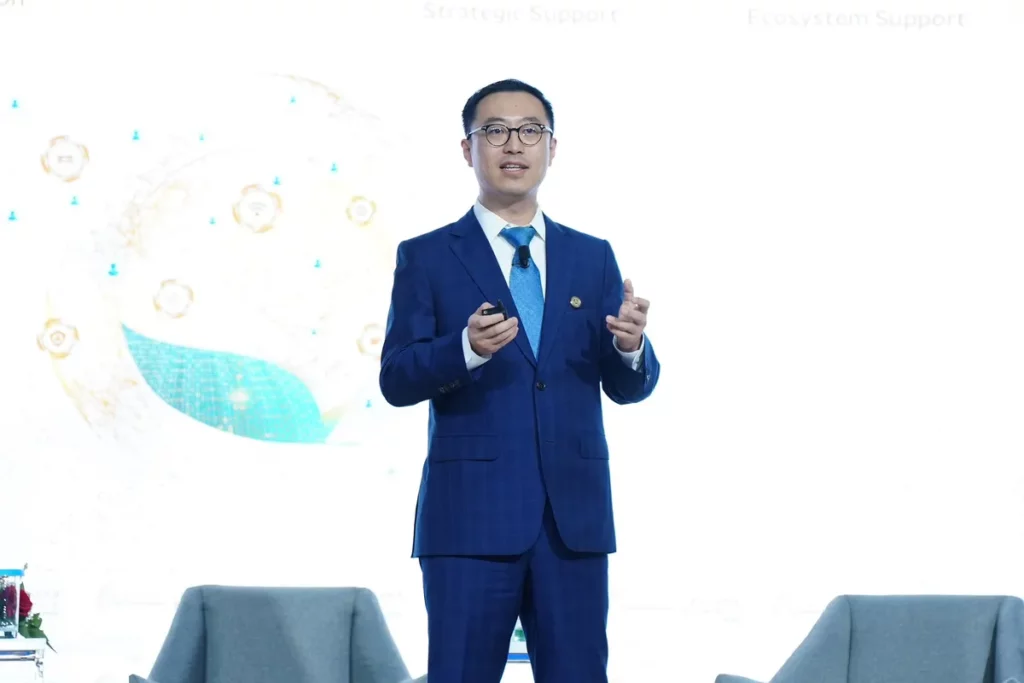 Dr. Philip Song, Chief Marketing Officer of Huawei Carrier BG_ssict_1200_800