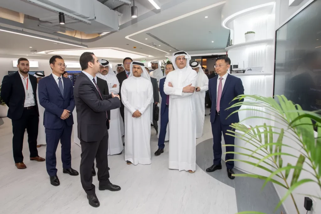 Huawei opens a new state-of-the-art office in Qatar (1)_ssict_1200_800