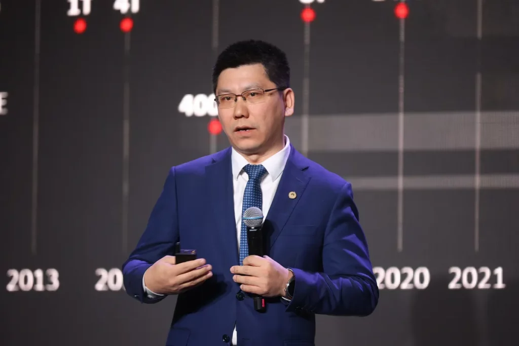 Steven Zhao delivered a keynote speech titled Innovations Never Stop_ssict_1200_800