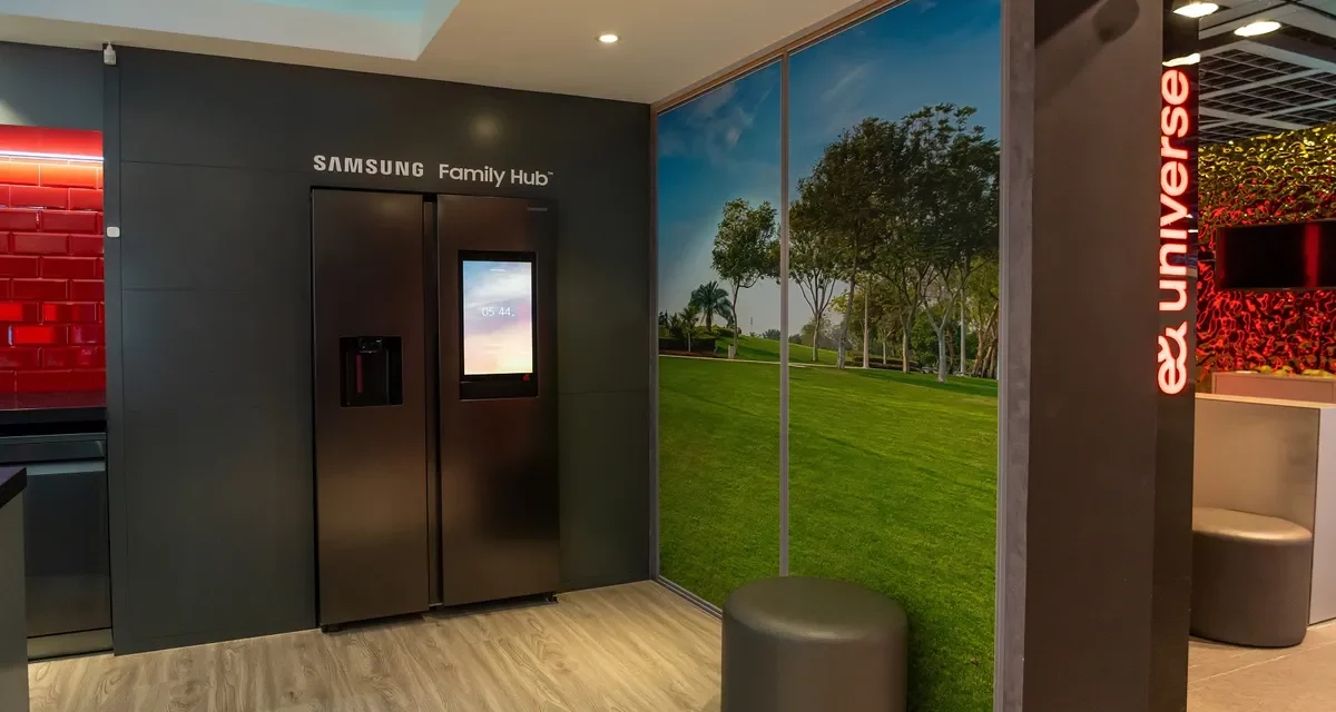 The industry’s smartest fridge: Samsung’s Family Hub™ Refrigerator Debuts at GITEX GLOBAL In Partnership with etisalat by e&